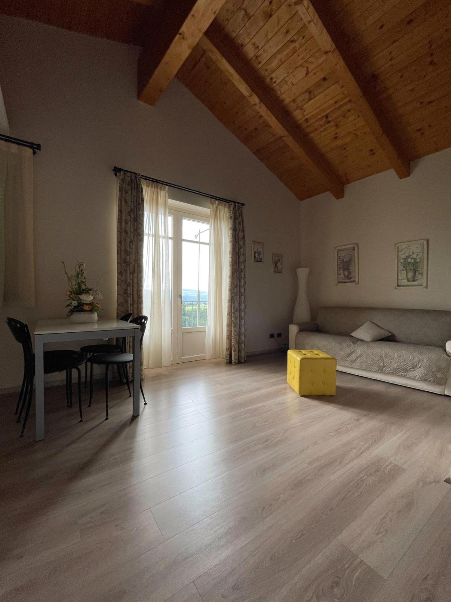 La Rocca Bed and Breakfast Carrù Buitenkant foto