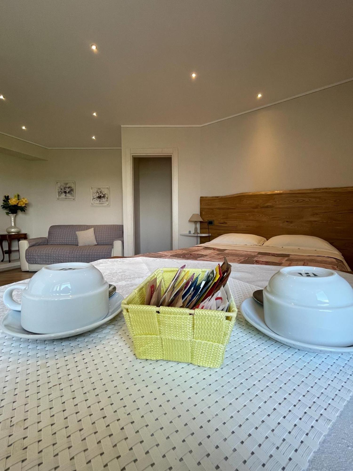 La Rocca Bed and Breakfast Carrù Buitenkant foto