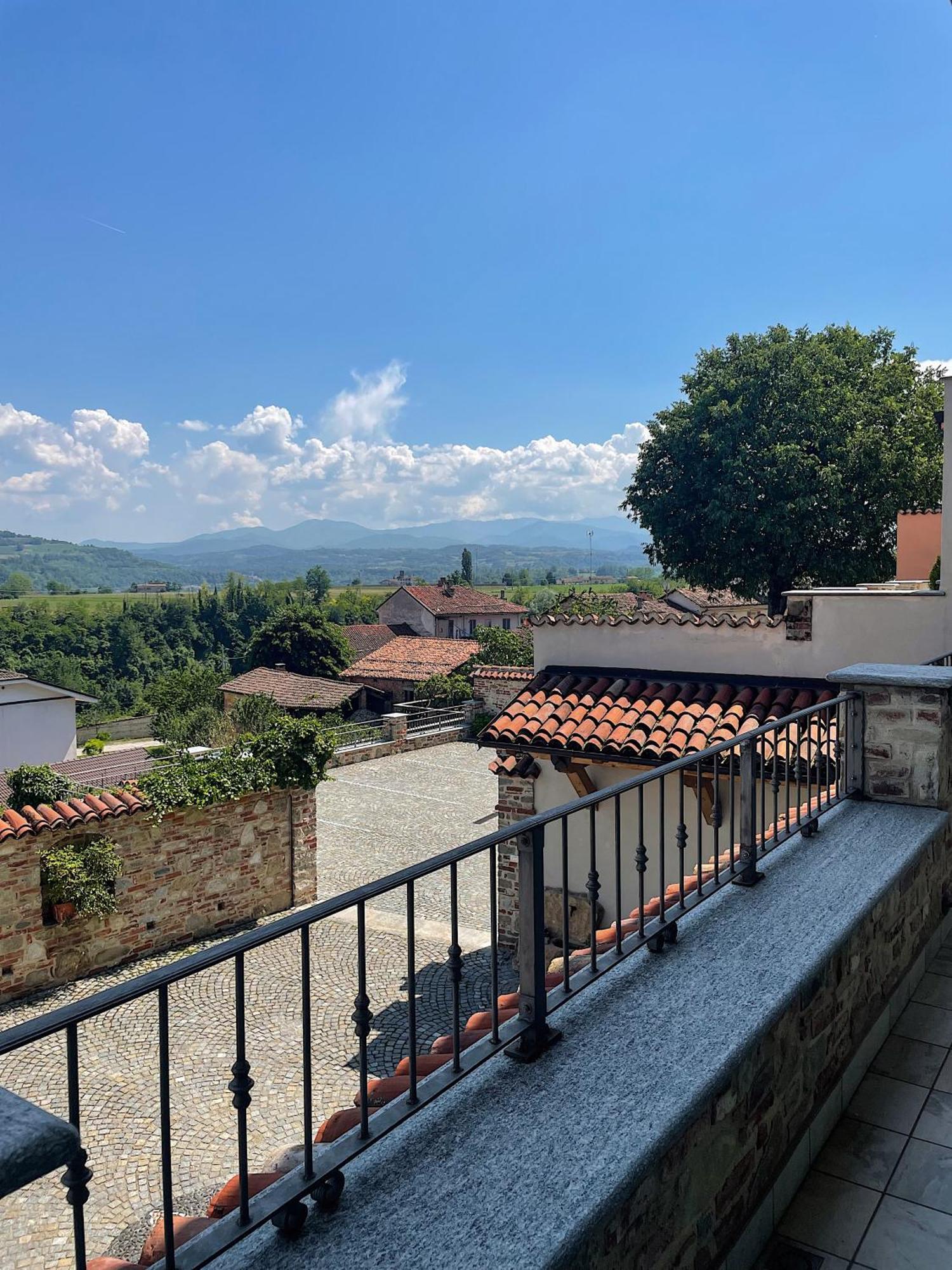 La Rocca Bed and Breakfast Carrù Buitenkant foto