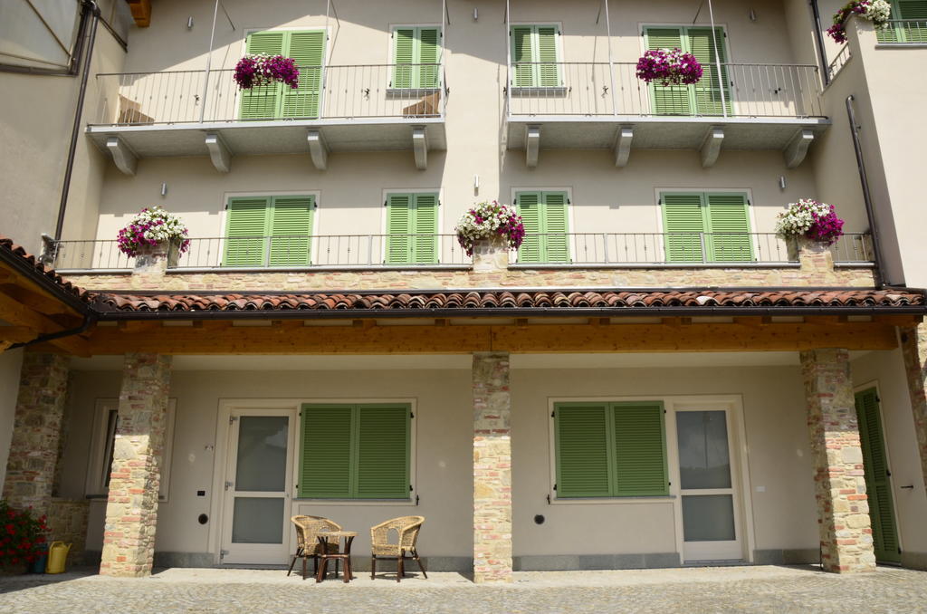 La Rocca Bed and Breakfast Carrù Buitenkant foto