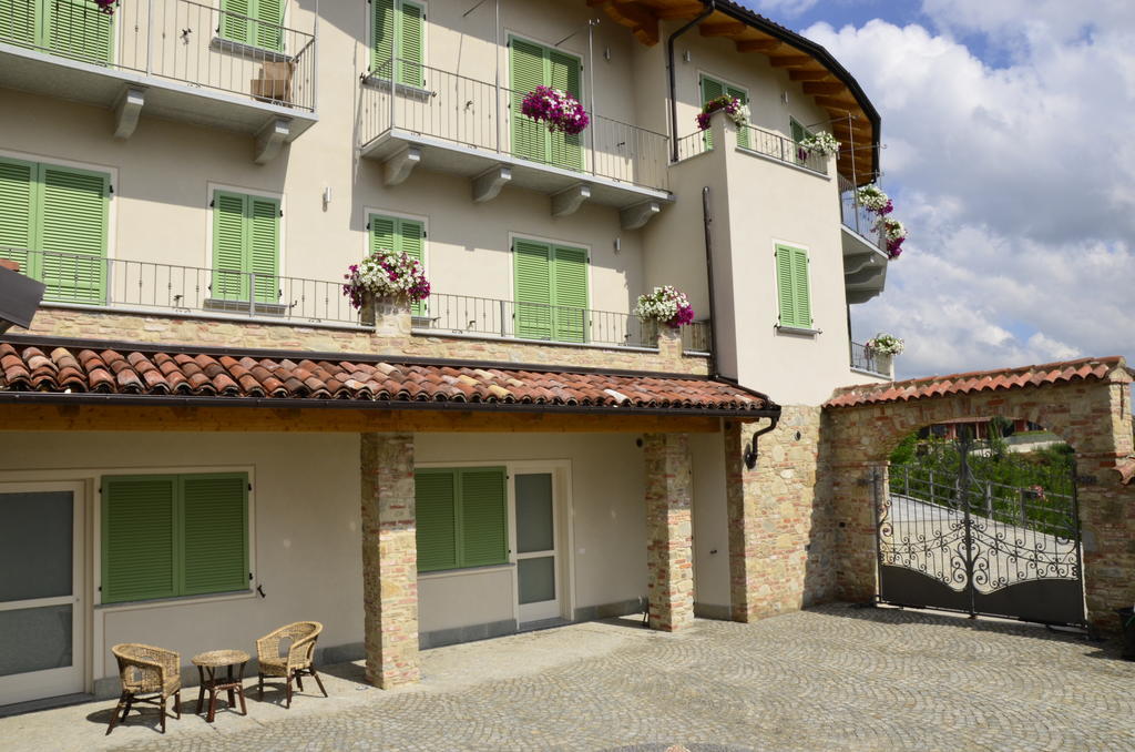 La Rocca Bed and Breakfast Carrù Buitenkant foto